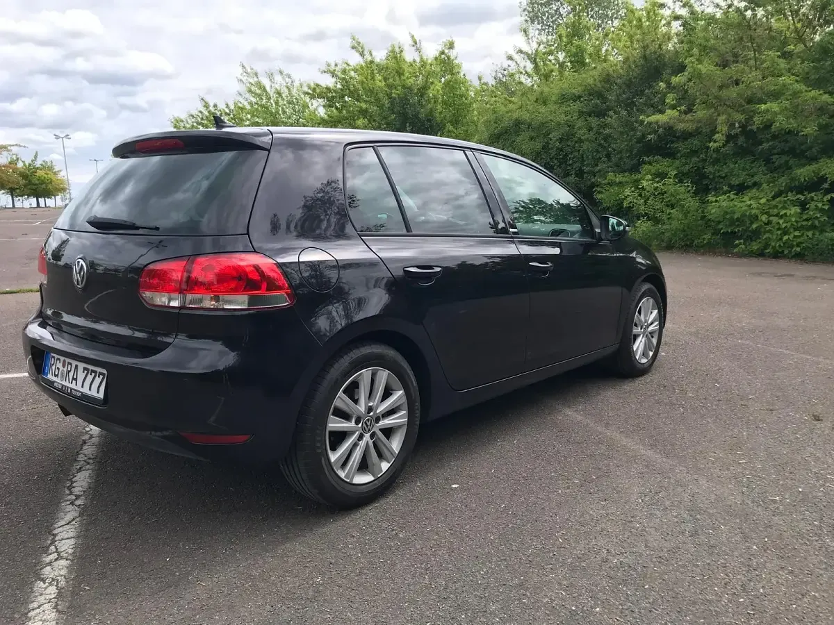 Gebraucht VW Golf VII 105 PS (77 kW) 2012 Schwarz Limousine