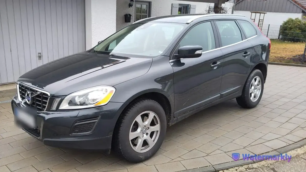 Gebraucht Volvo XC60 Momentum 163 PS (119 kW) 2012 Grau SUV