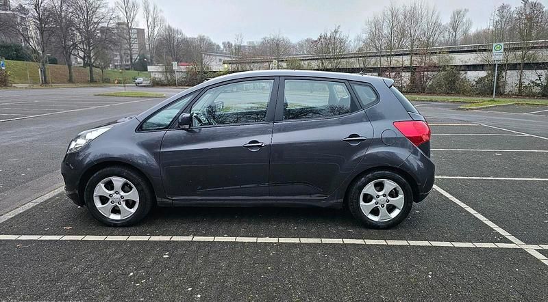 Gebraucht Kia Venga 125 PS (91 kW) 2012 Grau Kleinwagen