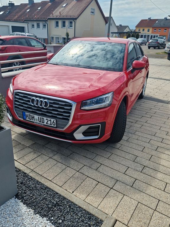 Rot Gebraucht 2017 Audi Q2 S-Line SUV | 15.450 € (Superpreis) - Bild 1/4