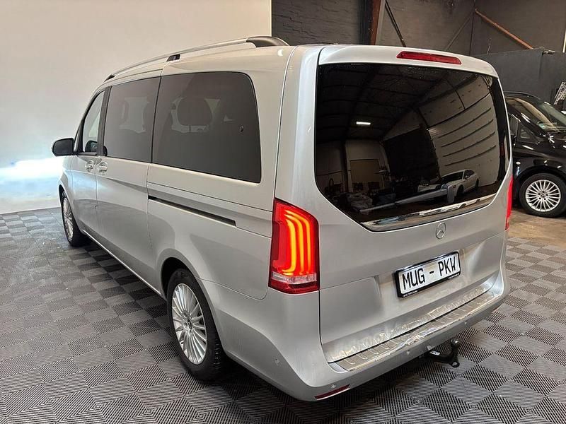 Gebraucht Mercedes V220 Edition 163 PS (119 kW) 2019 Silber Van / Kleinbus
