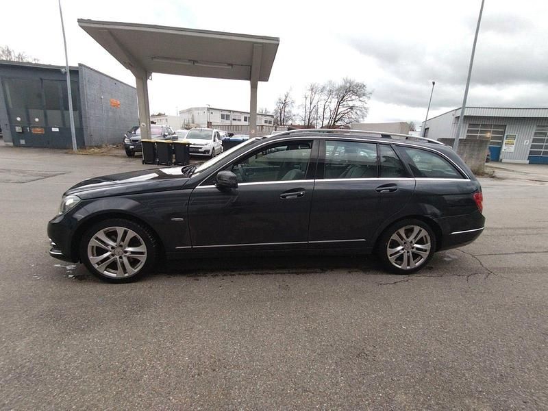 Gebraucht Mercedes C220 Avantgarde 170 PS (125 kW) 2011 Schwarz Kombi