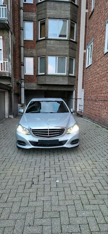 Gebraucht Mercedes E200 136 PS (100 kW) 2016 Silber Limousine