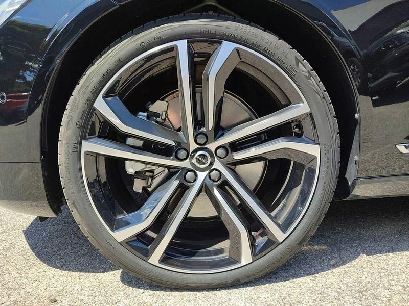 Neu Volvo V90 Plus 197 PS (144 kW) 2025 Onyx black / metallic Kombi