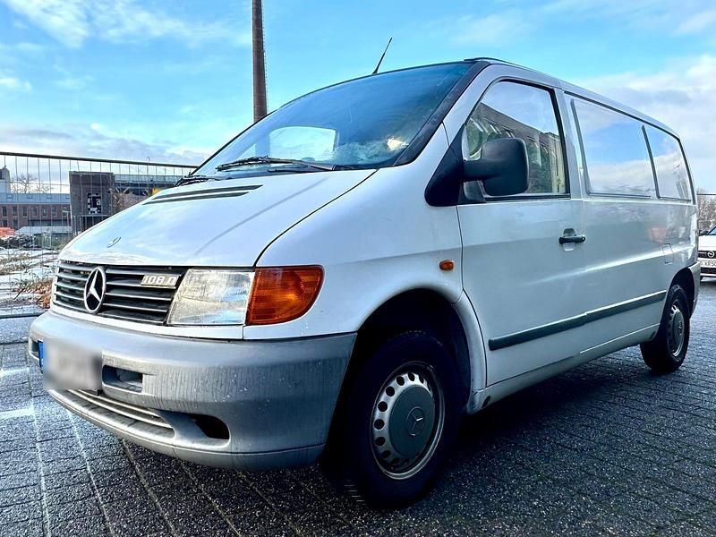 Weiß Gebraucht 1999 Mercedes Vito Van / Kleinbus | 6.200 € - Bild 1/4