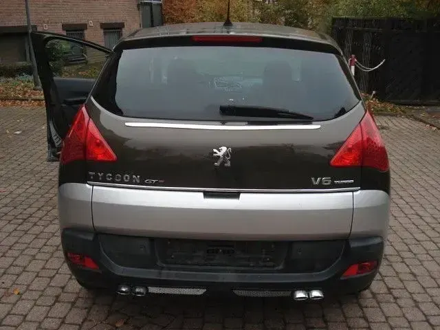 Gebraucht Peugeot 3008 Platinum 156 PS (114 kW) 2011 Braun Kombi