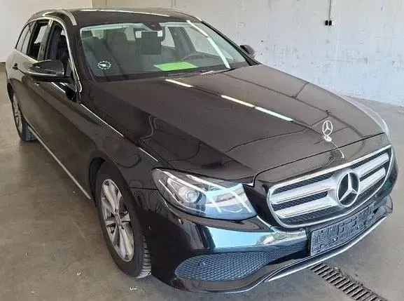 Gebraucht Mercedes E220 194 PS (142 kW) 2016 Schwarz Kombi