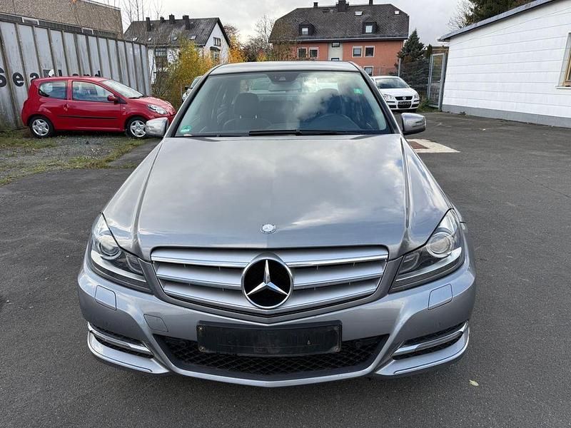 Silber Gebraucht 2012 Mercedes C180 Limousine | 9.400 € (Guter Preis) - Bild 1/4