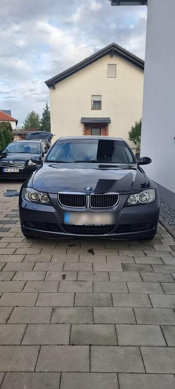 Gebraucht BMW 320 150 PS (110 kW) 2005 Silber Limousine