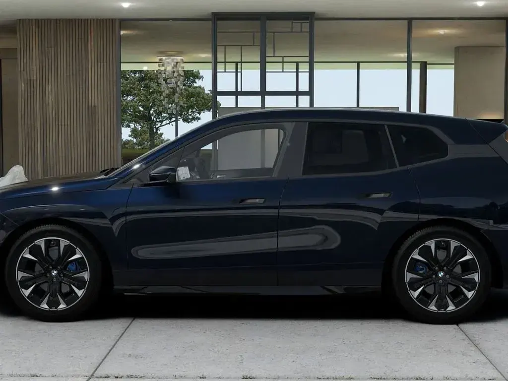 Gebraucht BMW iX Sport Line 400 kW (544 PS) 2025 Schwarz SUV