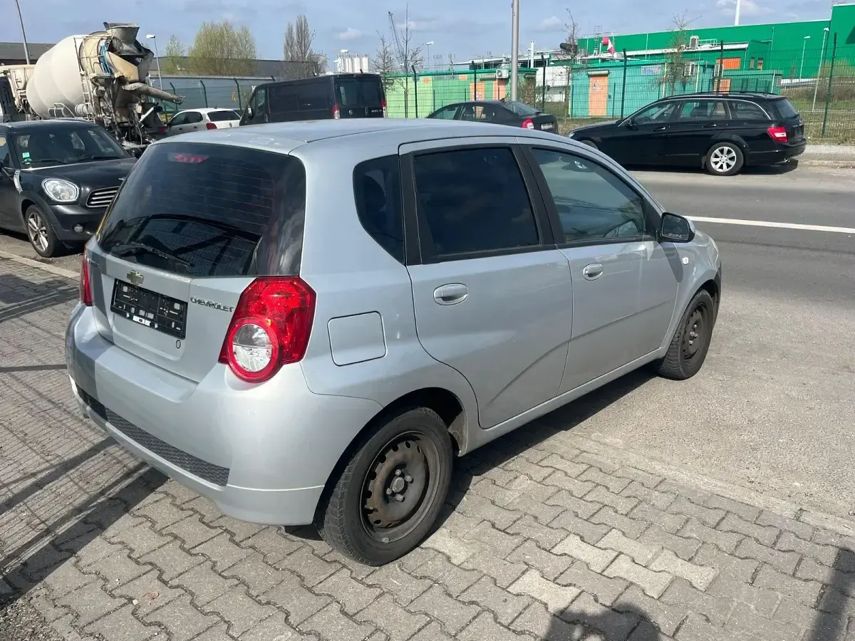 Gebraucht Chevrolet Aveo LS 84 PS (61 kW) 2012 Silber Kleinwagen