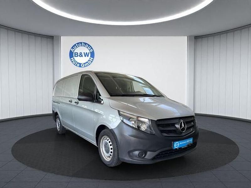 Silber Gebraucht 2019 Mercedes Vito Van / Kleinbus | 16.799 € (Superpreis) - Bild 1/4