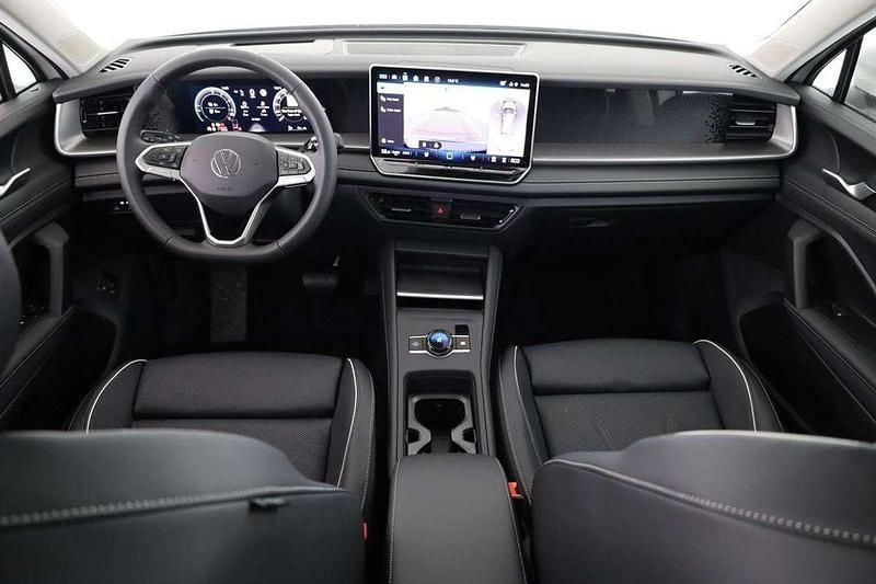 Neu VW Tayron Life 204 PS (150 kW) 2025 Oryxweiß perlmutteffekt SUV