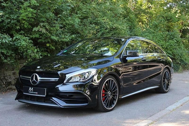 Kosmosschwarz Gebraucht 2016 Mercedes CLA45 AMG AMG Kombi | 36.950 € - Bild 1/4