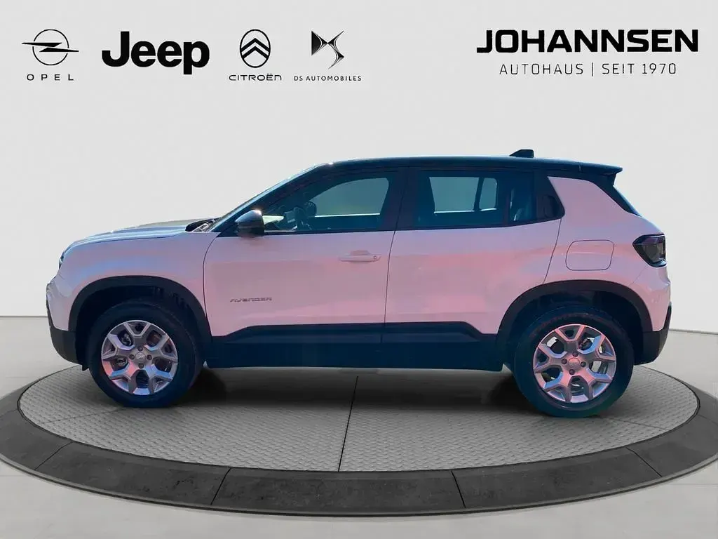 Neu Jeep Avenger Altitude 110 PS (80 kW) 2026 Schwarz SUV