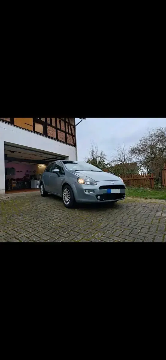 Gebraucht Fiat Punto 78 PS (57 kW) 2012 Silber Kleinwagen