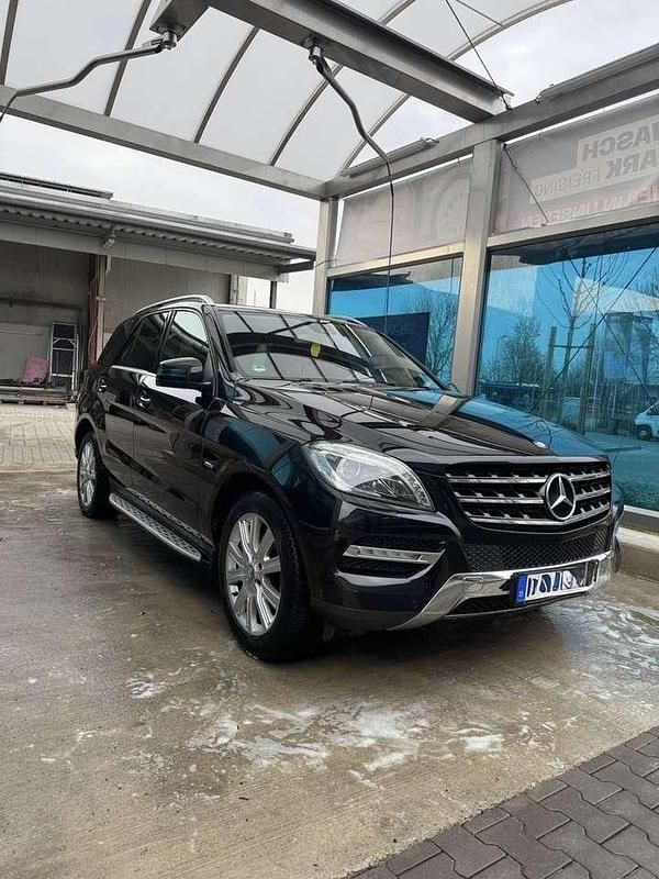 Gebraucht Mercedes ML350 231 PS (169 kW) 2010 SUV