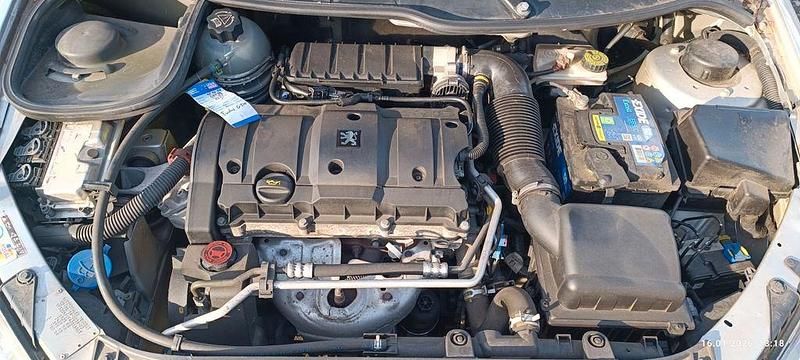 Silber Gebraucht 2003 Peugeot 206 CC Cabrio | 2.800 € (Fairer Preis) - Bild 1/4