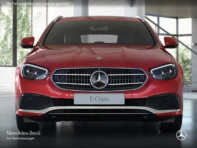 Gebraucht Mercedes E300 265 PS (194 kW) 2023 Manufaktur hyazinthrot Kombi