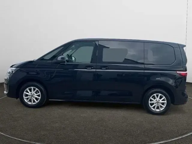 Gebraucht VW T7 Life 150 PS (110 kW) 2024 Deep black perleffekt Van