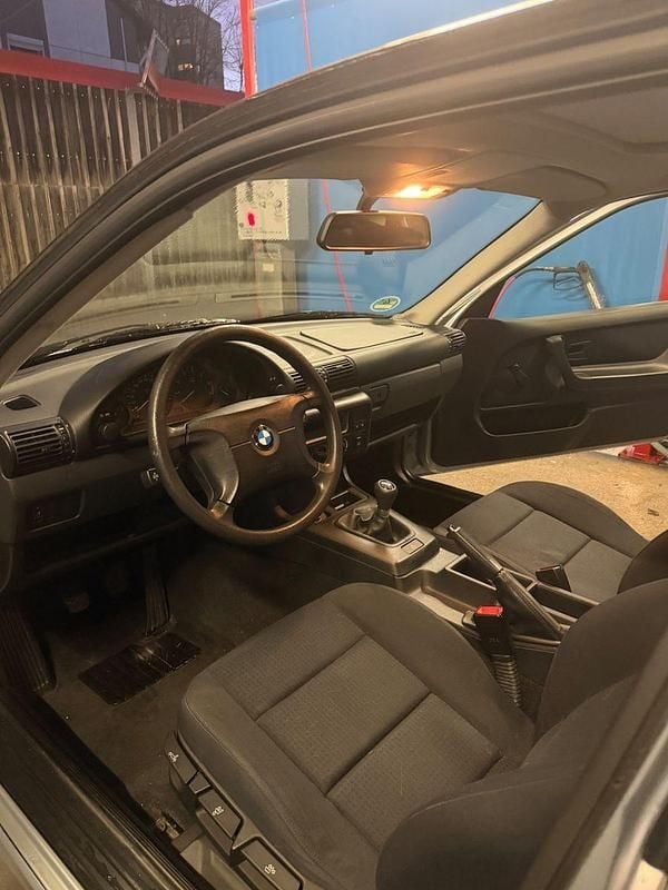 Gebraucht BMW 316 Basis 105 PS (77 kW) 1997 Silber Coupé