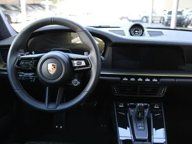 Neu Porsche 992 541 PS (397 kW) 2026 Grün Cabrio