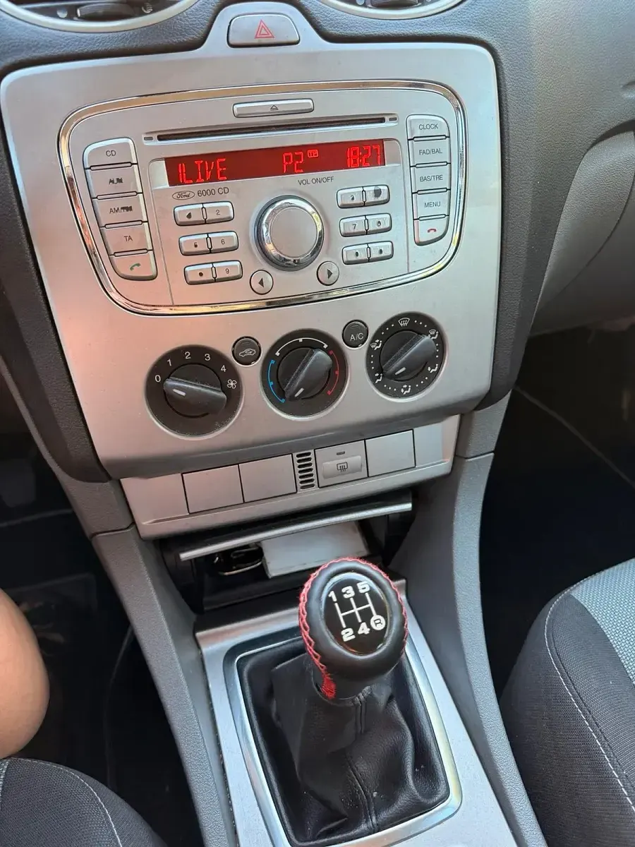 Gebraucht Ford Focus 116 PS (85 kW) 2009 Blau Kombi