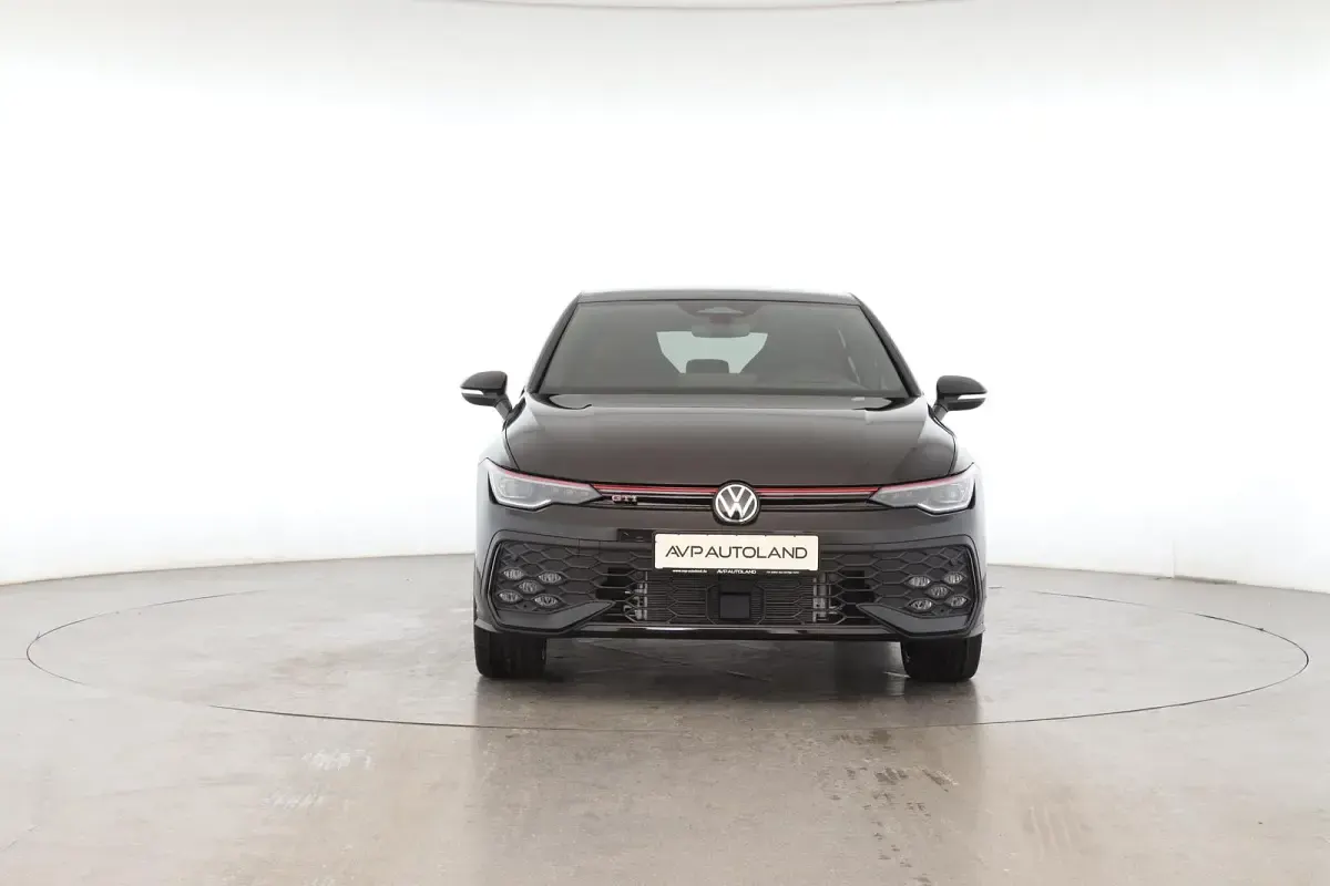 Neu VW Golf VIII GTI 265 PS (194 kW) 2026 Grenadillschwarz Limousine