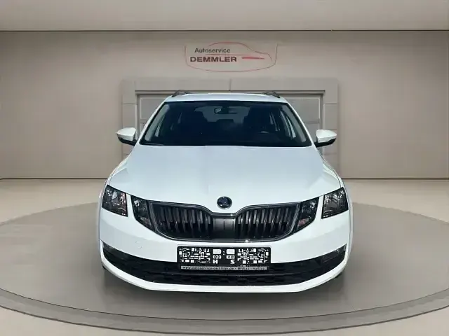 Gebraucht Skoda Octavia Ambition 150 PS (110 kW) 2018 Laserweiss Kombi