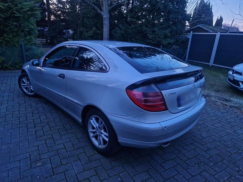 Gebraucht Mercedes C200 163 PS (119 kW) 2003 Silber Coupé