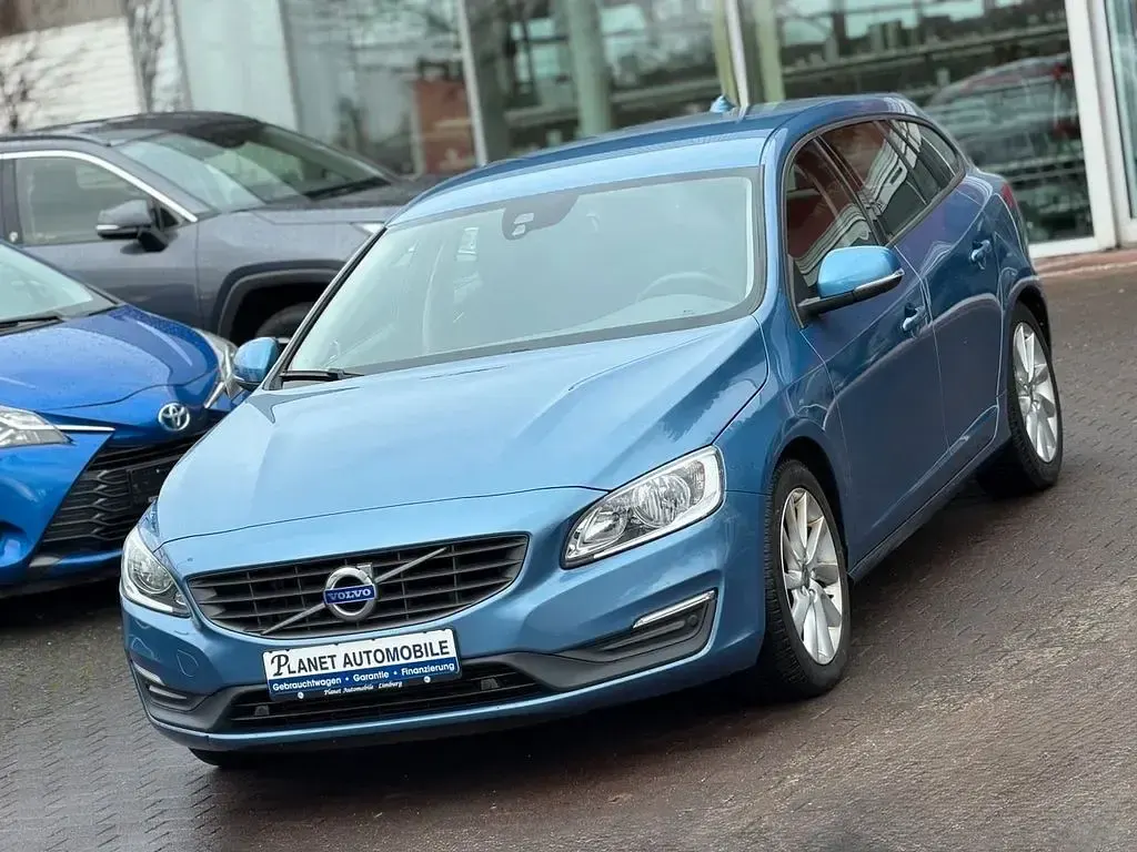 Gebraucht Volvo V60 Kinetic 190 PS (139 kW) 2016 Blau Kombi
