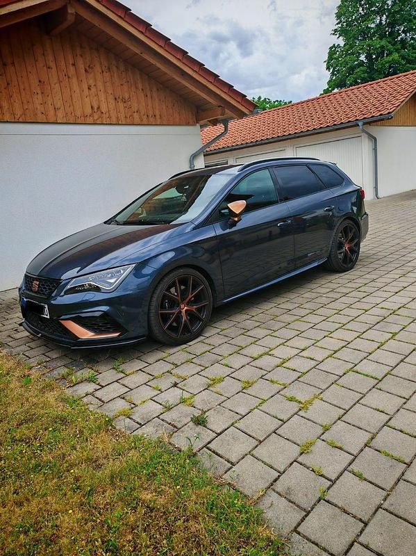 Gebraucht Seat Leon 4Drive 370 PS (272 kW) 2020 Grau Kombi