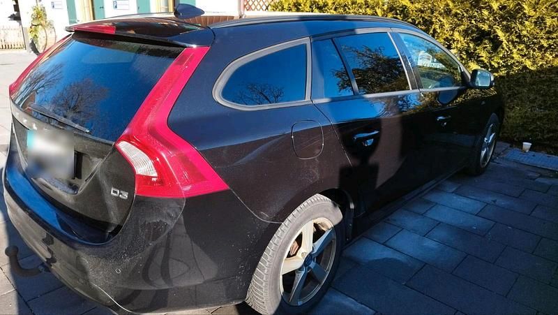 Gebraucht Volvo V60 150 PS (110 kW) 2017 Kombi