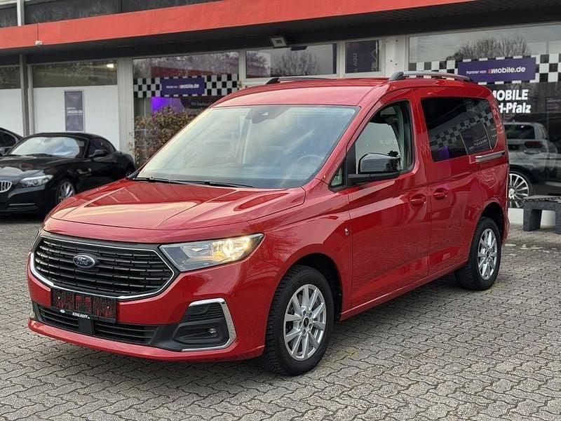 Gebraucht Ford Tourneo Connect Titanium 122 PS (89 kW) 2022 Rot Van / Kleinbus