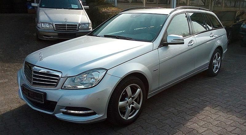 Gebraucht Mercedes C200 136 PS (100 kW) 2011 Silber Kombi