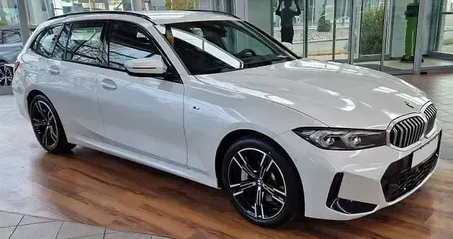 Gebraucht BMW 330 M Sport 245 PS (180 kW) 2024 Weiß Limousine
