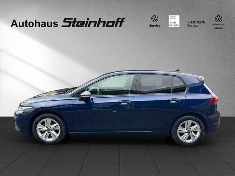 Gebraucht VW Golf VIII 131 PS (96 kW) 2021 Blau Limousine