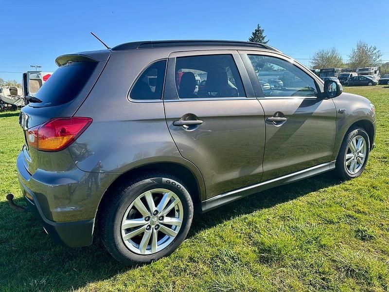 Gebraucht Mitsubishi ASX Instyle 150 PS (110 kW) 2011 Braun SUV