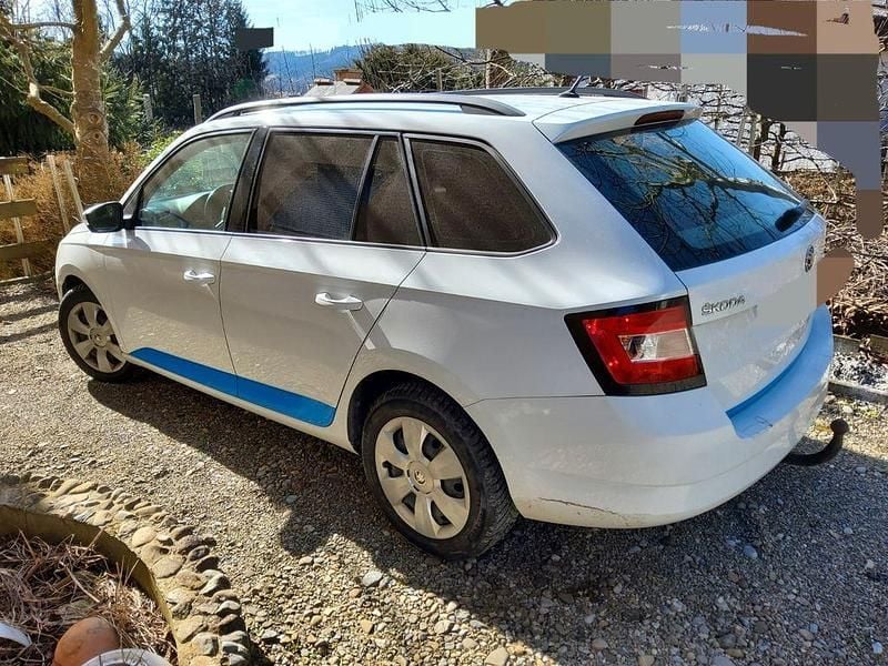 Gebraucht Skoda Fabia Ambition 90 PS (66 kW) 2015 Weiß Limousine