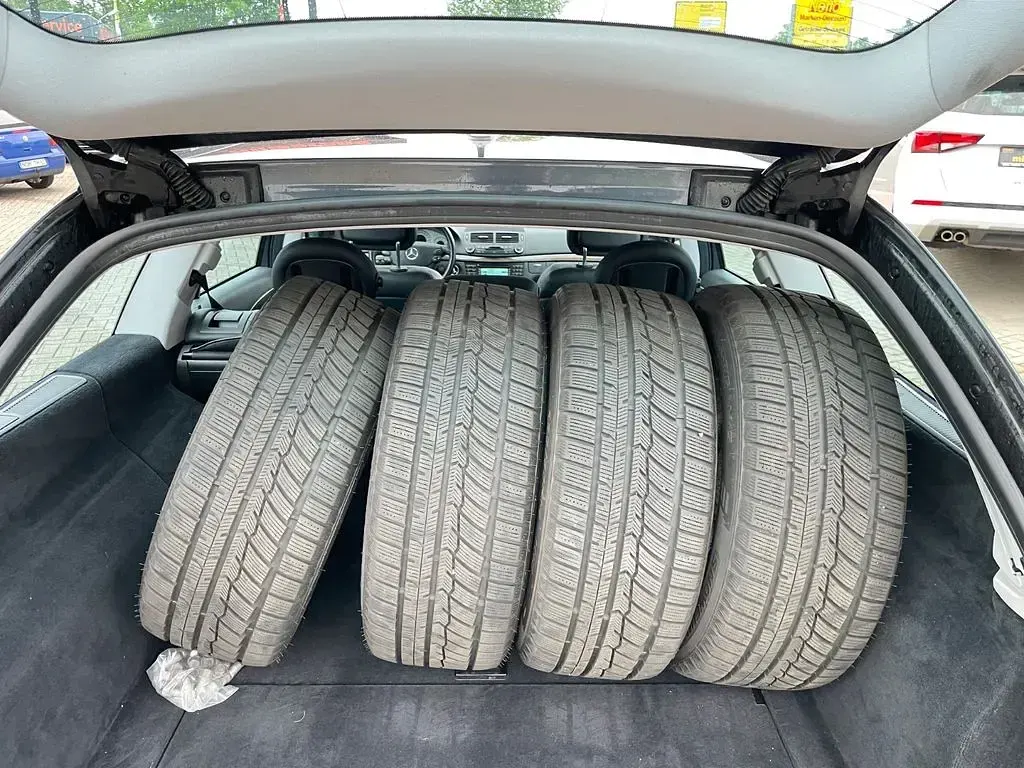 Second-hand Mercedes E200 184 CP (135 kW) 2008 Gri Break