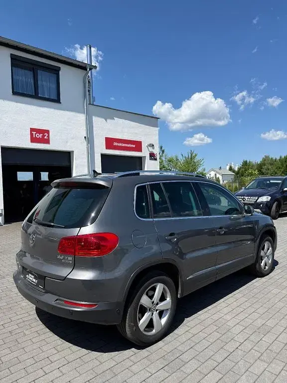 Gebraucht VW Tiguan Sportline 179 PS (131 kW) 2012 Grau SUV