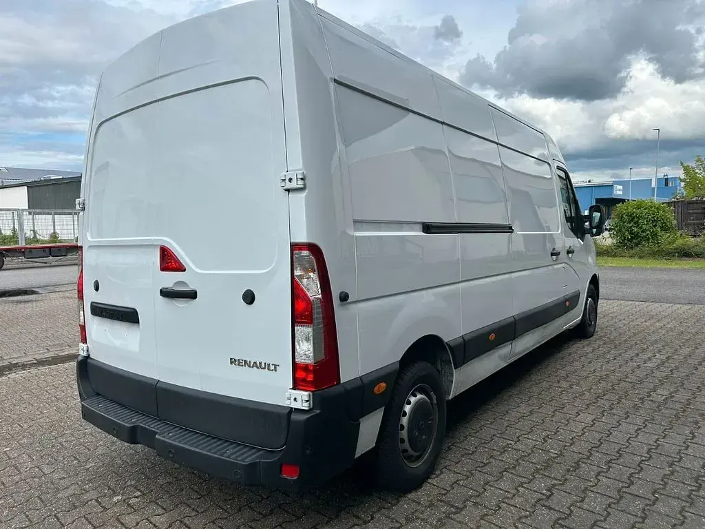 Gebraucht Renault Master 135 PS (99 kW) 2023 Weiß Van / Kleinbus