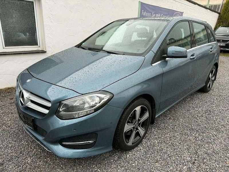 Gebraucht Mercedes B200 136 PS (100 kW) 2015 Blau Van / Kleinbus