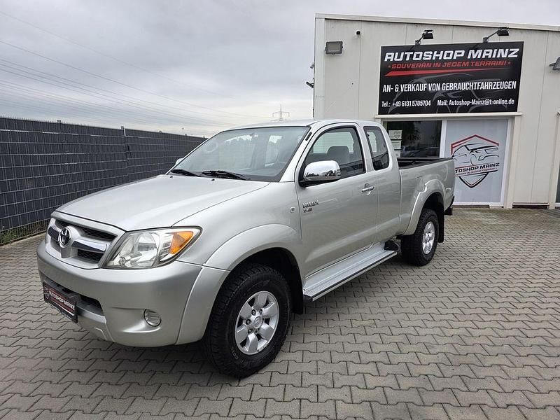Silber Gebraucht 2006 Toyota HiLux Sol Abholung | 15.999 € (Etwas zu teuer) - Bild 1/4