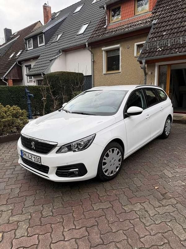 Gebraucht Peugeot 308 SW 131 PS (96 kW) 2018 Weiß Kombi