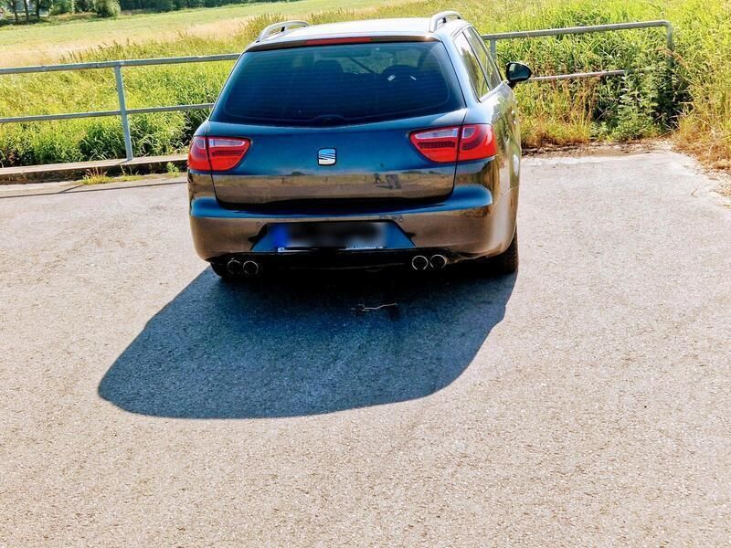 Andere außenfarben Gebraucht 2012 Seat Exeo Kombi | 4.000 € (Guter Preis) - Bild 1/4