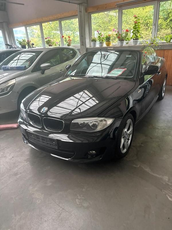 Schwarz Gebraucht 2012 BMW 118 Cabriolet Cabrio | 6.660 € (Guter Preis) - Bild 1/4