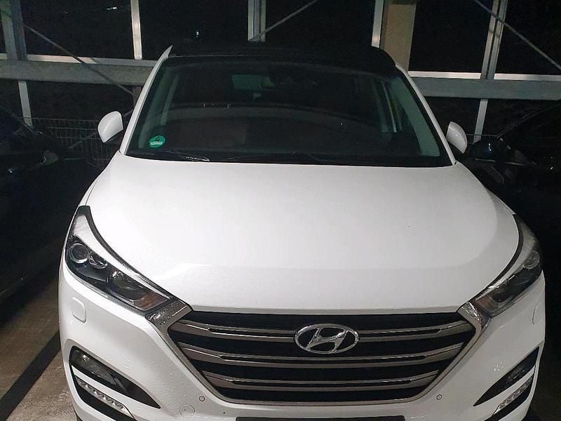 Gebraucht Hyundai Tucson 177 PS (130 kW) 2016 Weiß SUV