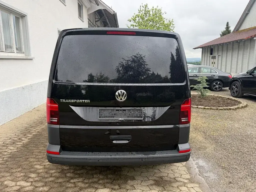 Usata VW Transporter 150 CV (110 kW) 2023 Nero Furgone