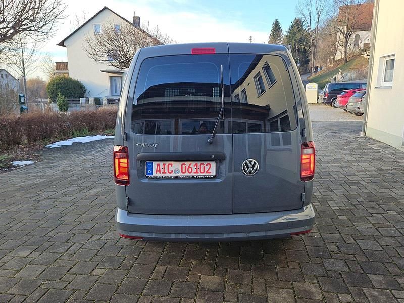 Gebraucht VW Caddy Maxi 102 PS (75 kW) 2019 Grau Van / Kleinbus